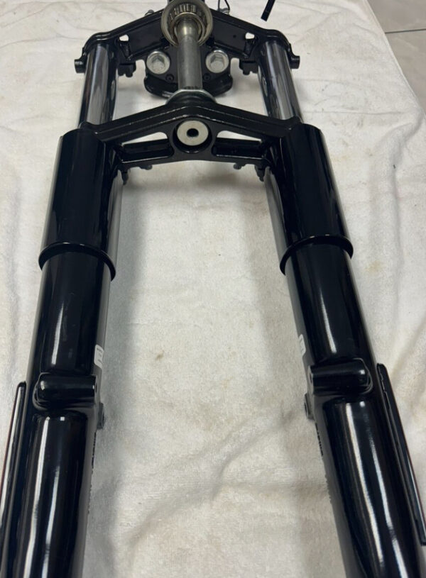 OEM HARLEY DAVIDSON TOURING BLACK 49mm FRONT END TRIPLE TREE FORKS - Image 3