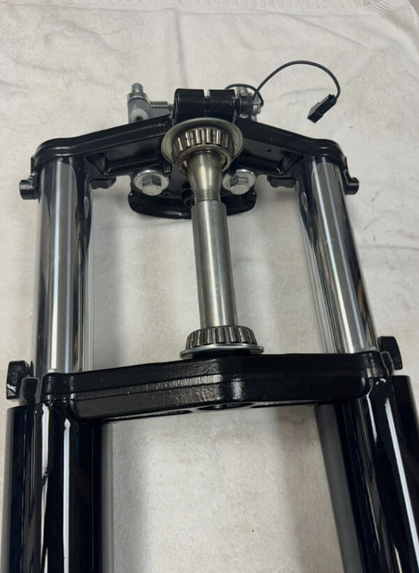 OEM HARLEY DAVIDSON TOURING BLACK 49mm FRONT END TRIPLE TREE FORKS - Image 4